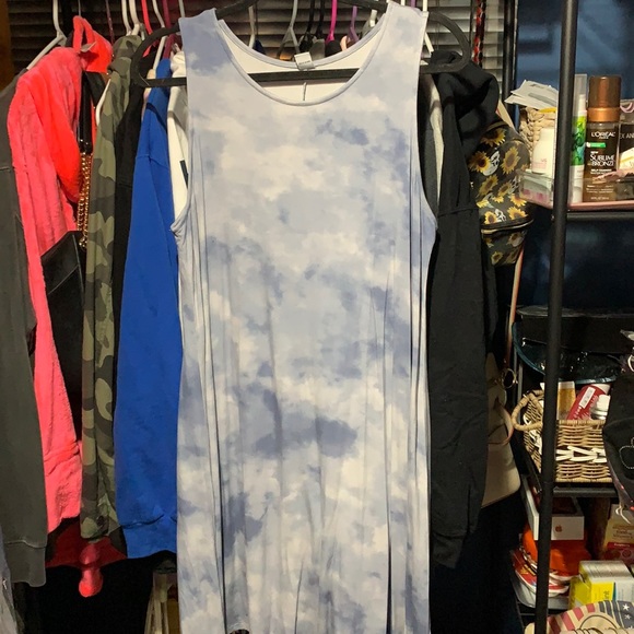Old Navy Dresses & Skirts - Blue cloud print (stretchy)dress worn once